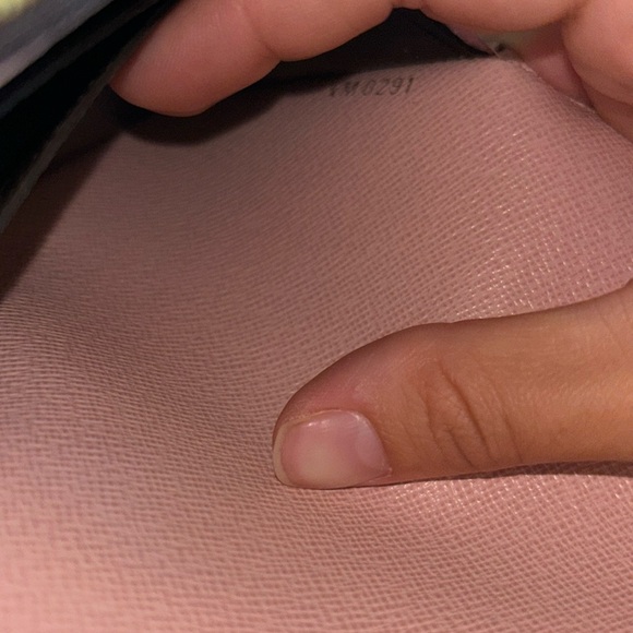 LV wallet with FREE SHIPPING!!! 🫶🏻 - Picture 6 of 8